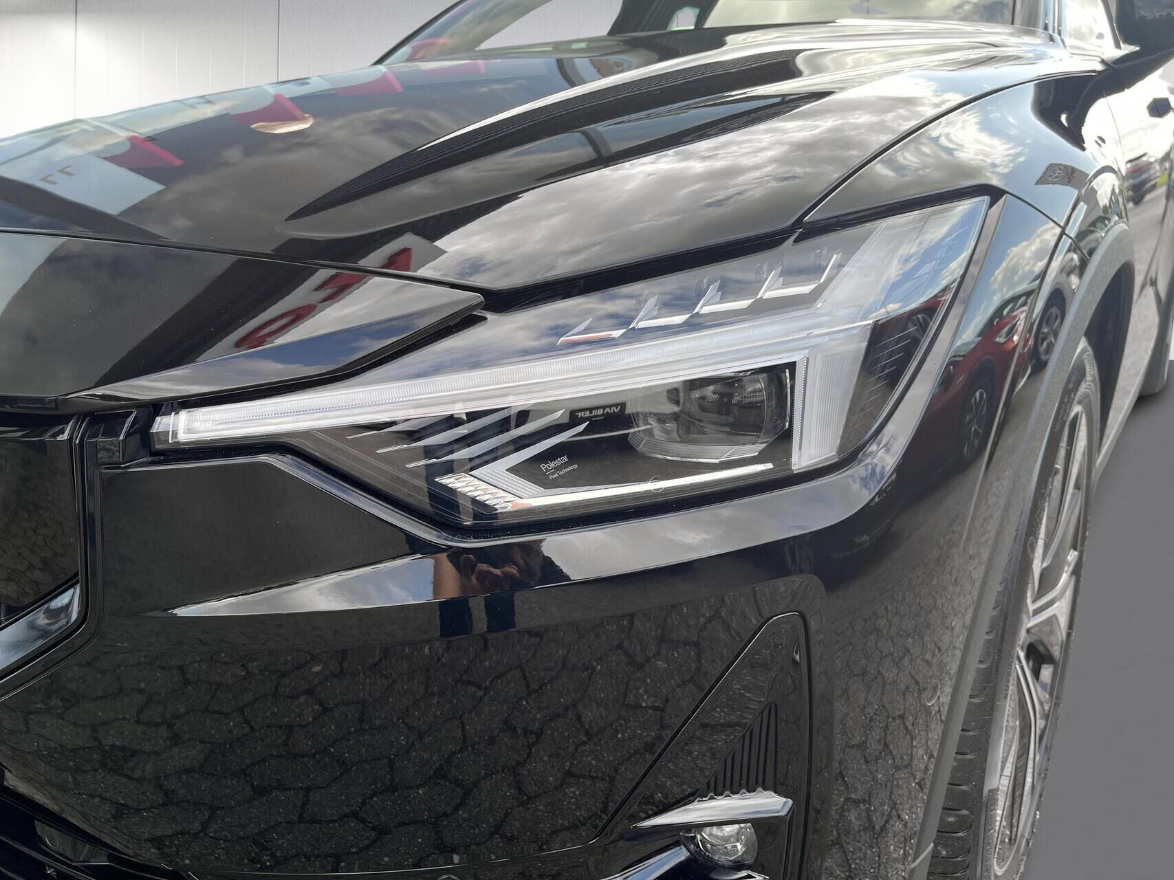 Sort Polestar 2 fra 2024