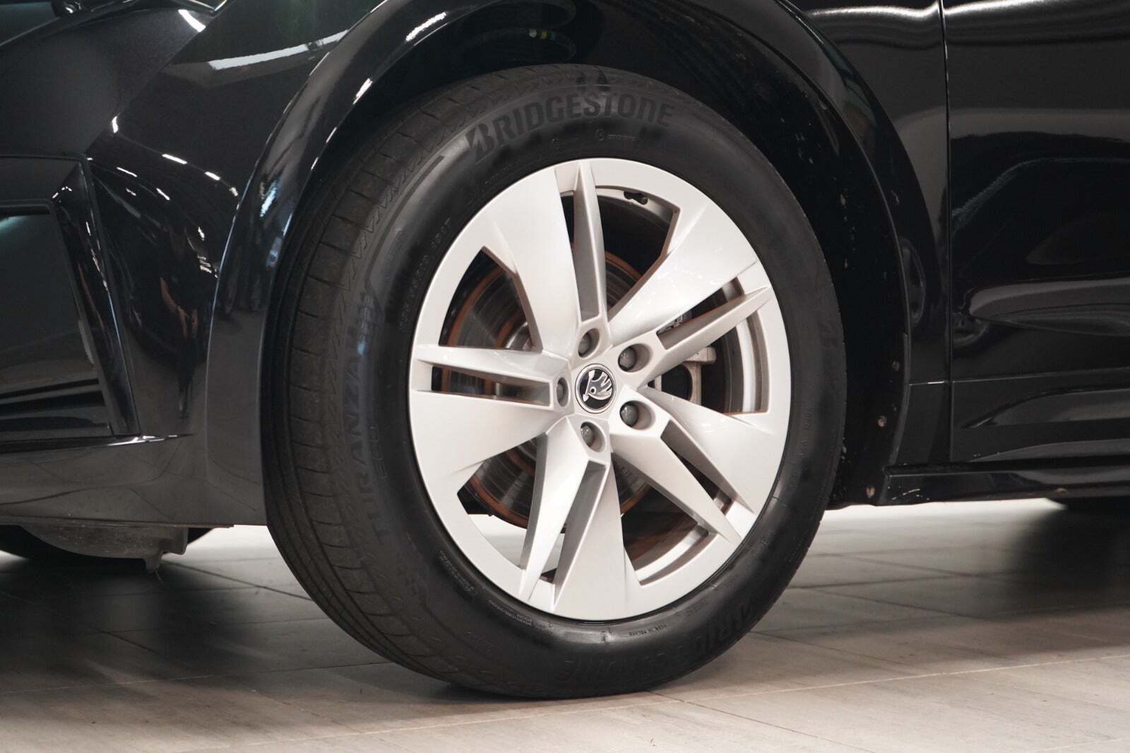 Sort Skoda Enyaq fra 2023