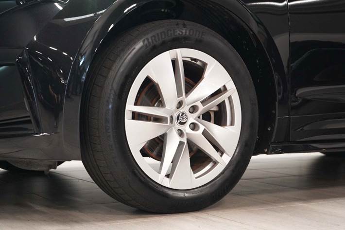 Sort Skoda Enyaq fra 2023