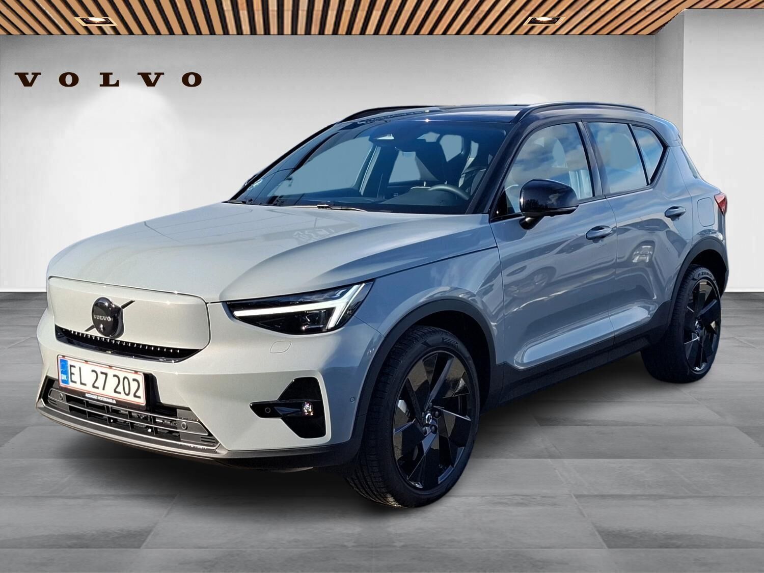 Volvo EX40 Extended Range Black Edition