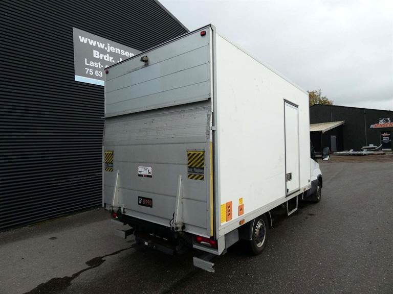 Iveco Daily 2,3 35S16 Alukasse m/lift AG8
