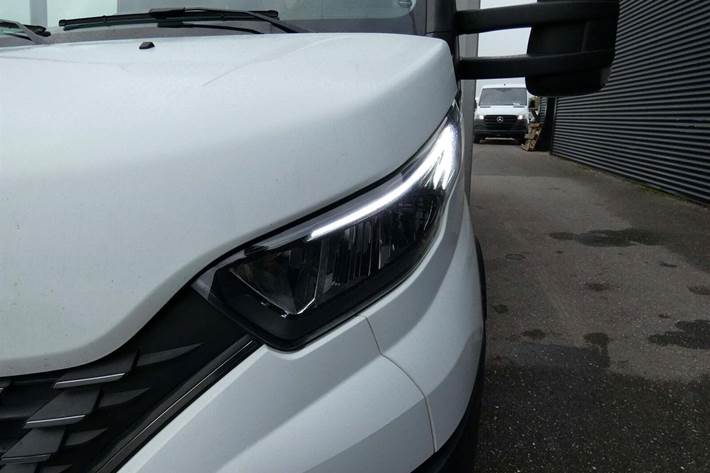 Hvid Iveco Daily fra 2021