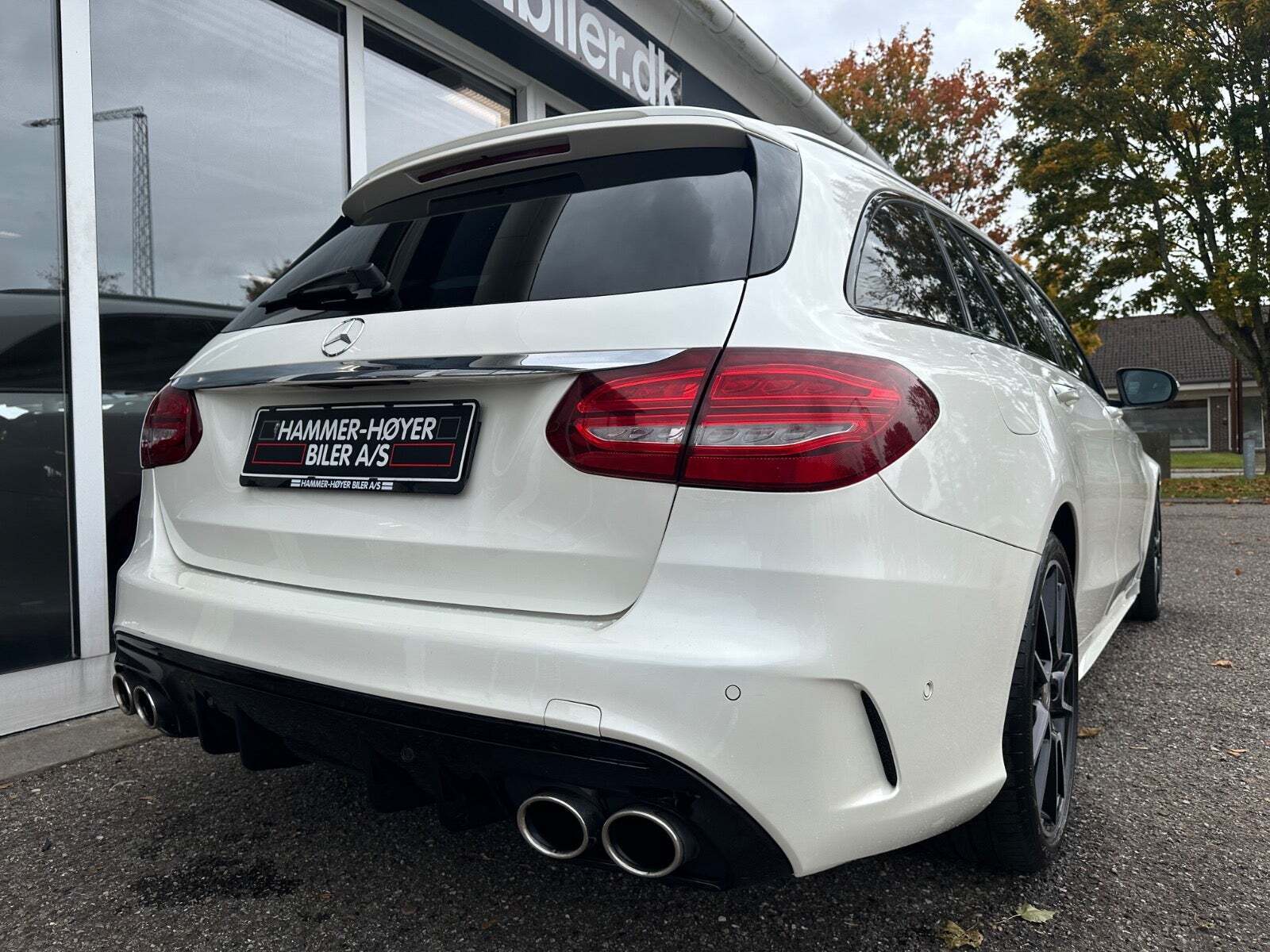 Hvid Mercedes C450 fra 2015