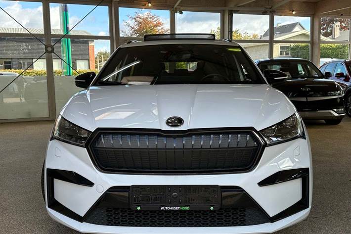 Hvid Skoda Enyaq fra 2021