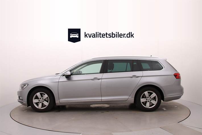 Sølv VW Passat fra 2017