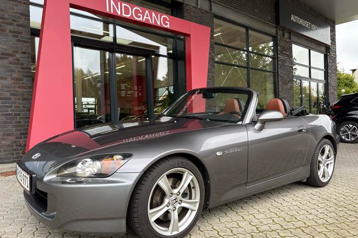 Grå Honda S2000 fra 2008 set udefra