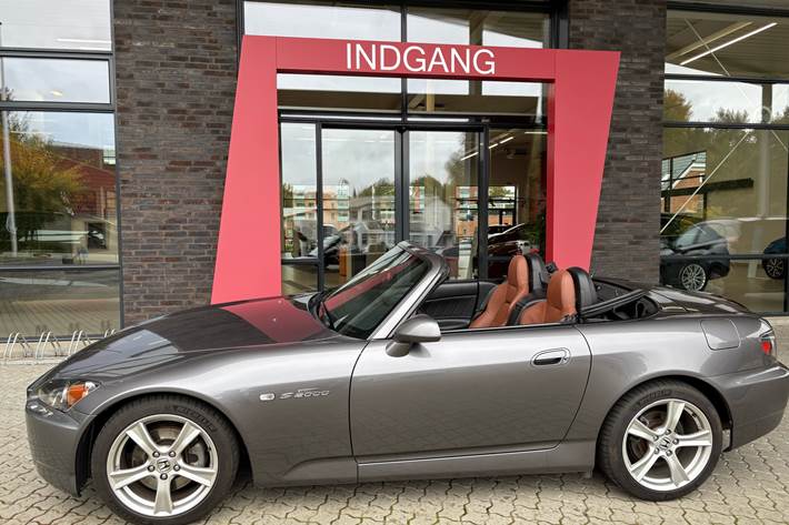 Grå Honda S2000 fra 2008 set udefra