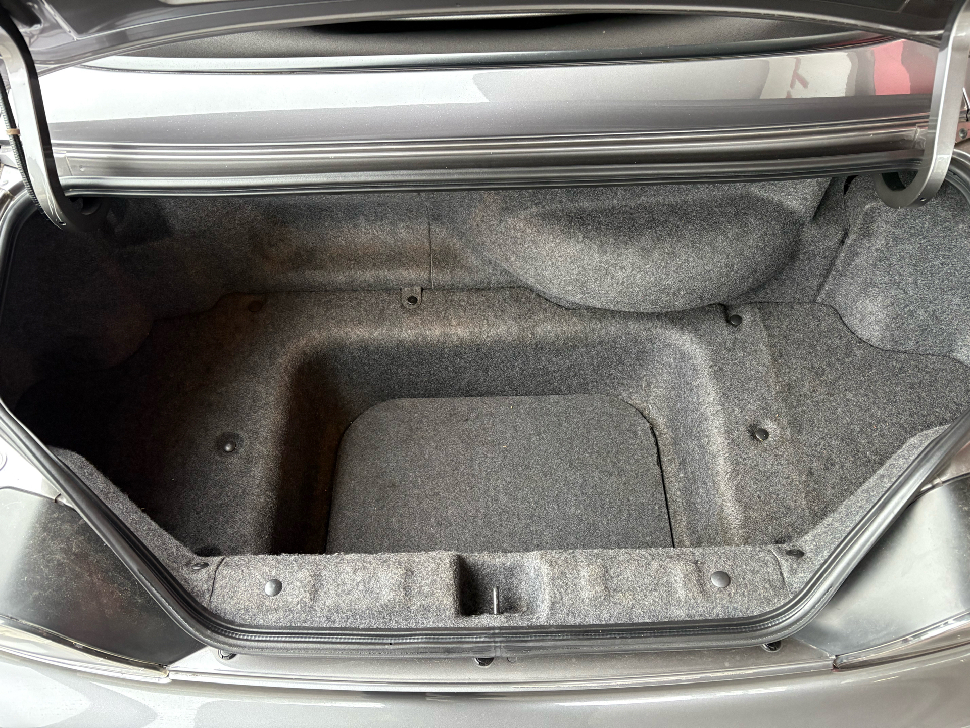 Grå Honda S2000 fra 2008 set udefra