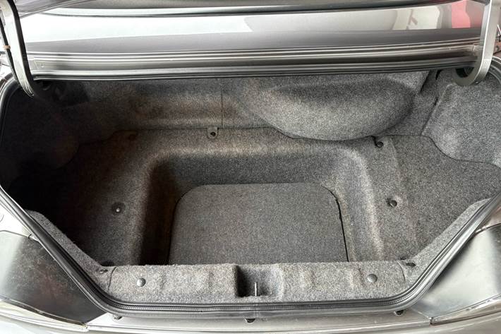 Grå Honda S2000 fra 2008 set udefra