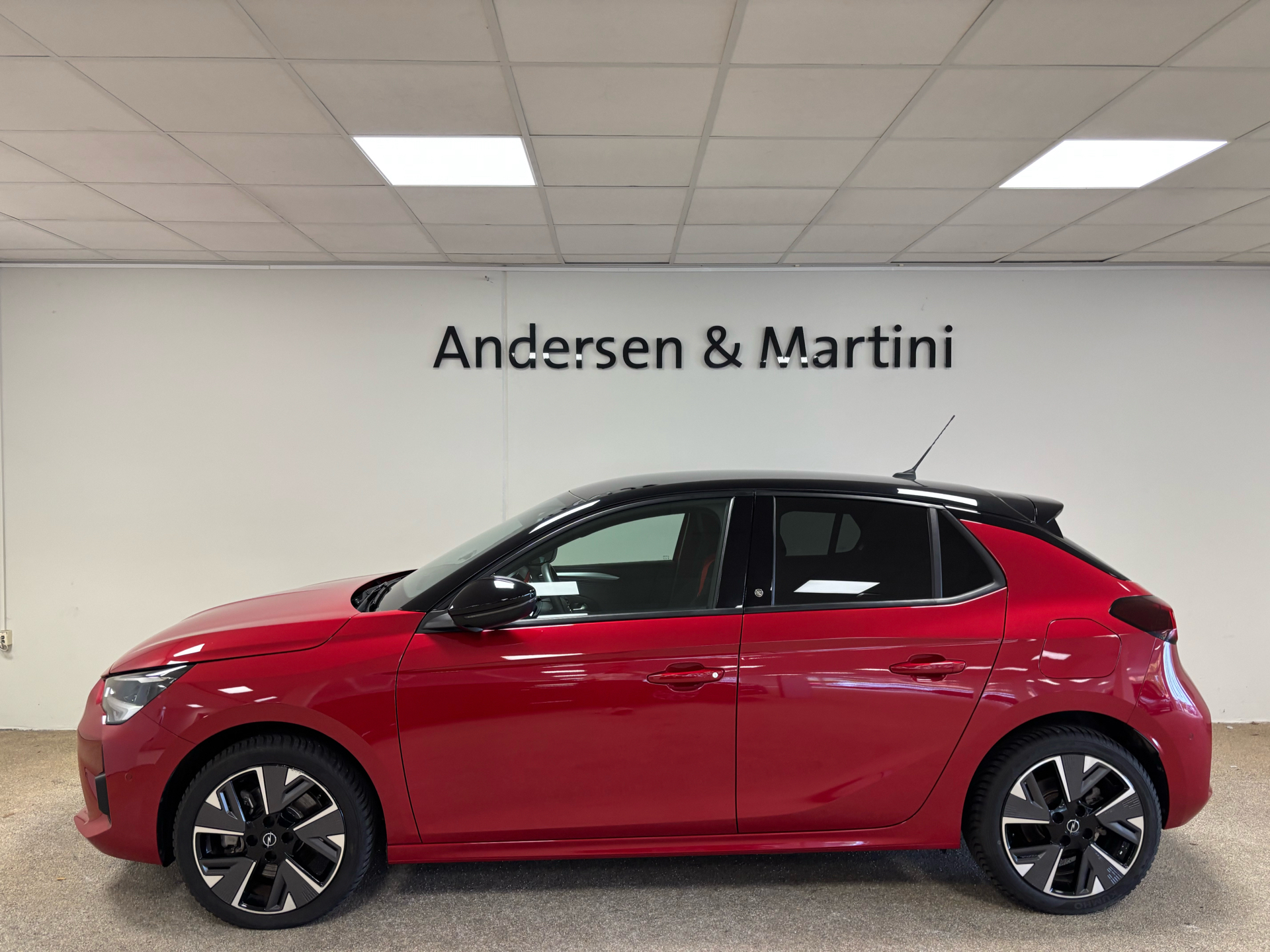 Rød Opel Corsa-e fra 2023