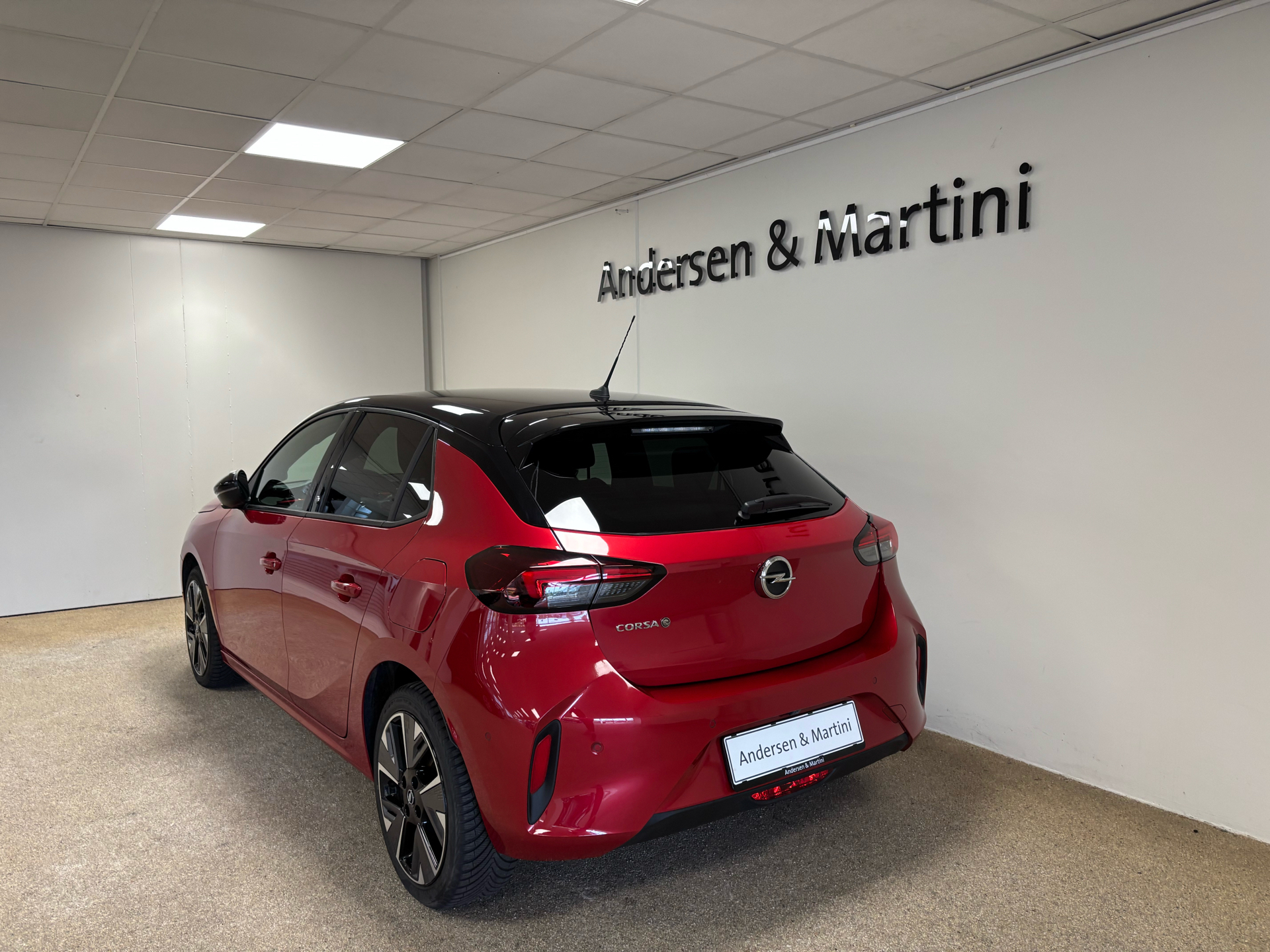 Rød Opel Corsa-e fra 2023