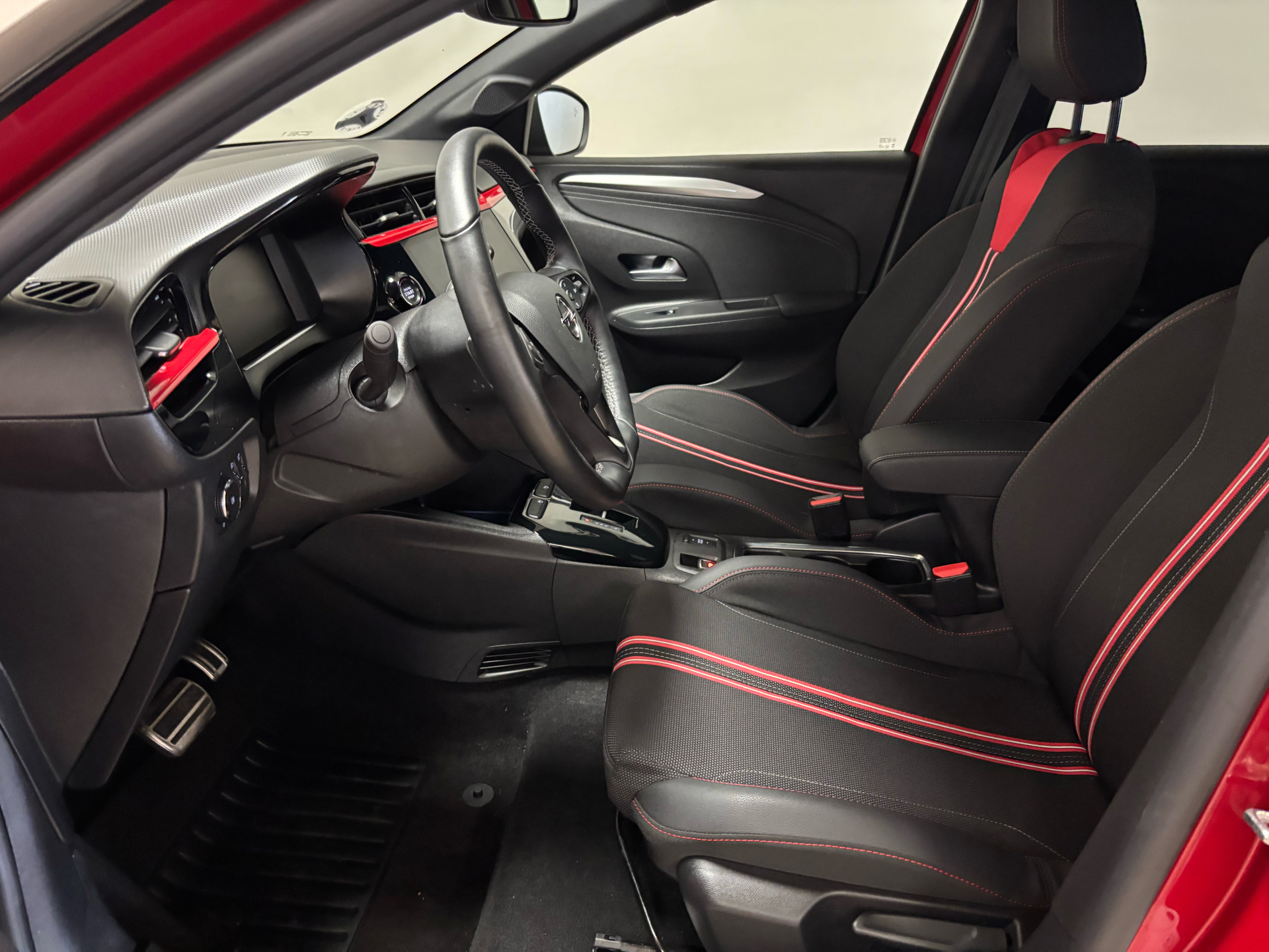 Rød Opel Corsa-e fra 2023