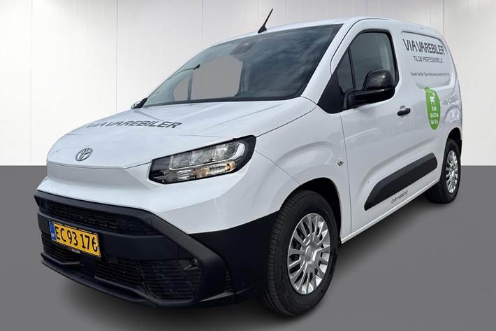 Hvid Toyota Proace City Electric fra 2024 set udefra