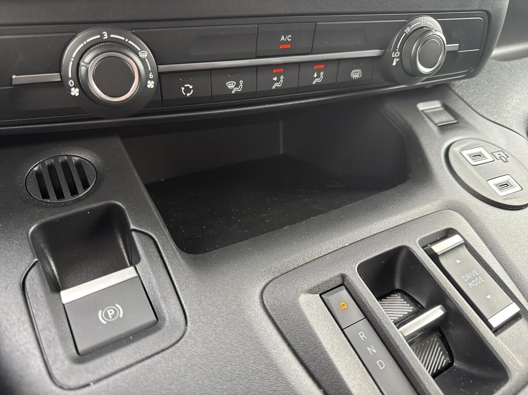 Hvid Toyota Proace City Electric fra 2024