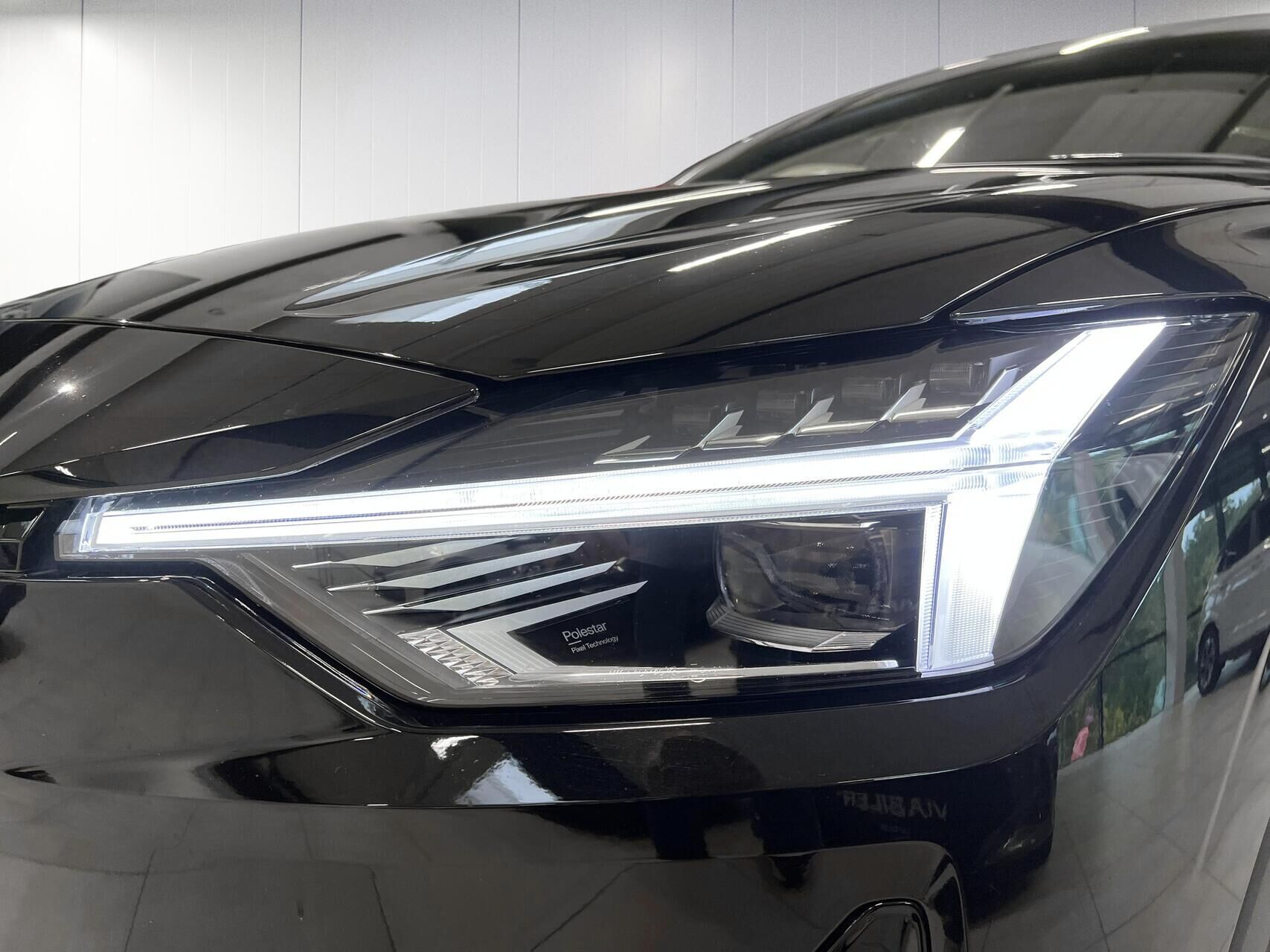 Sort Polestar 2 fra 2024