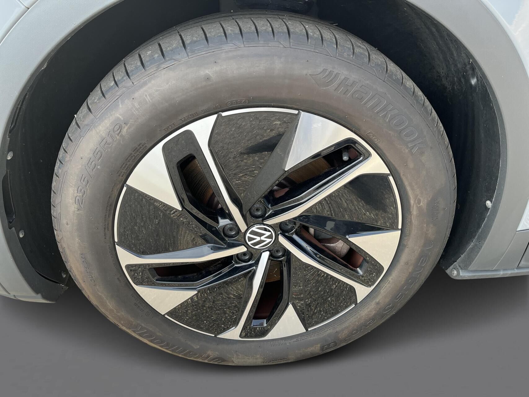 Grå VW ID.4 fra 2021