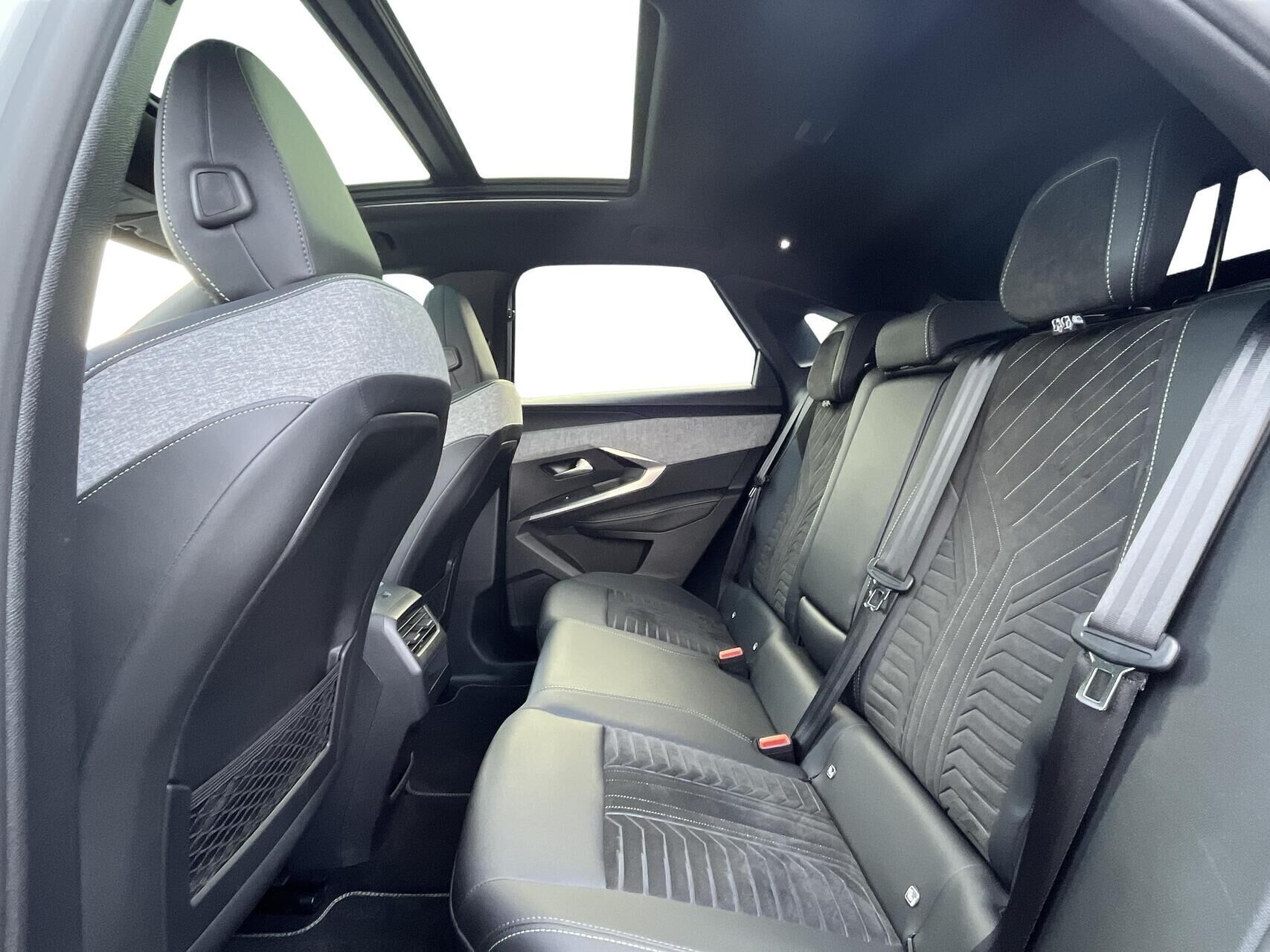 undefined Peugeot e-3008 fra 2024