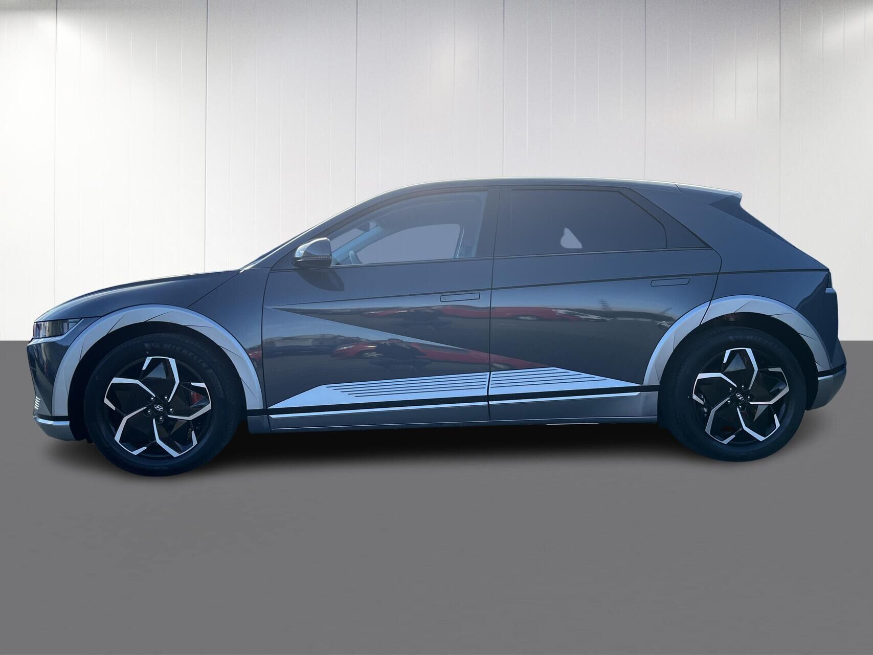 Grå Hyundai Ioniq 5 fra 2024