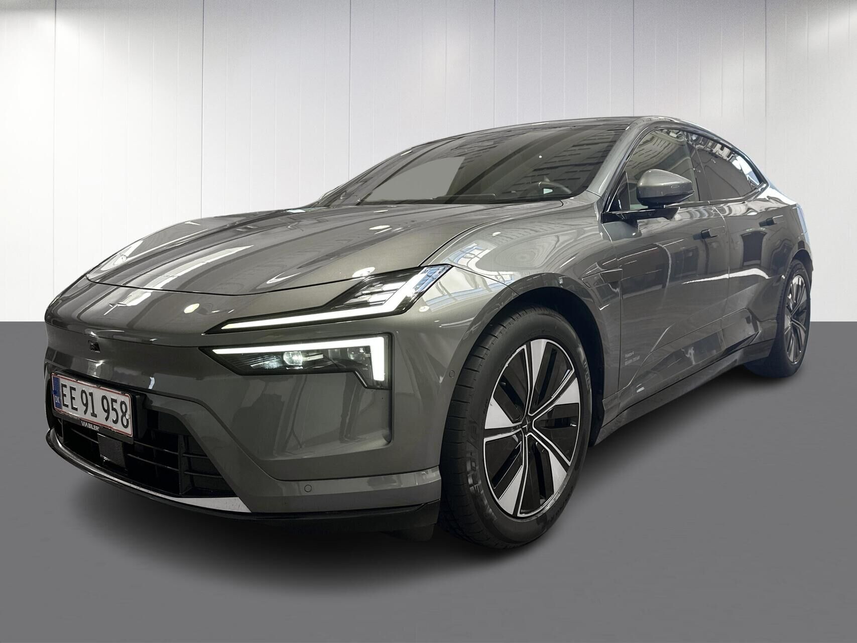 undefined Polestar 4 fra 2024 set udefra