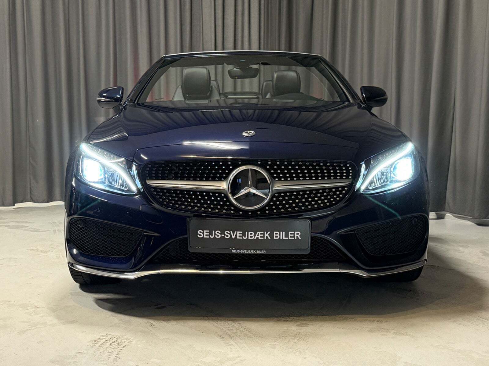 Blå Mercedes C200 fra 2017