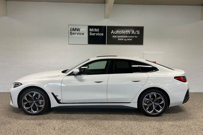 Hvid BMW i4 fra 2023