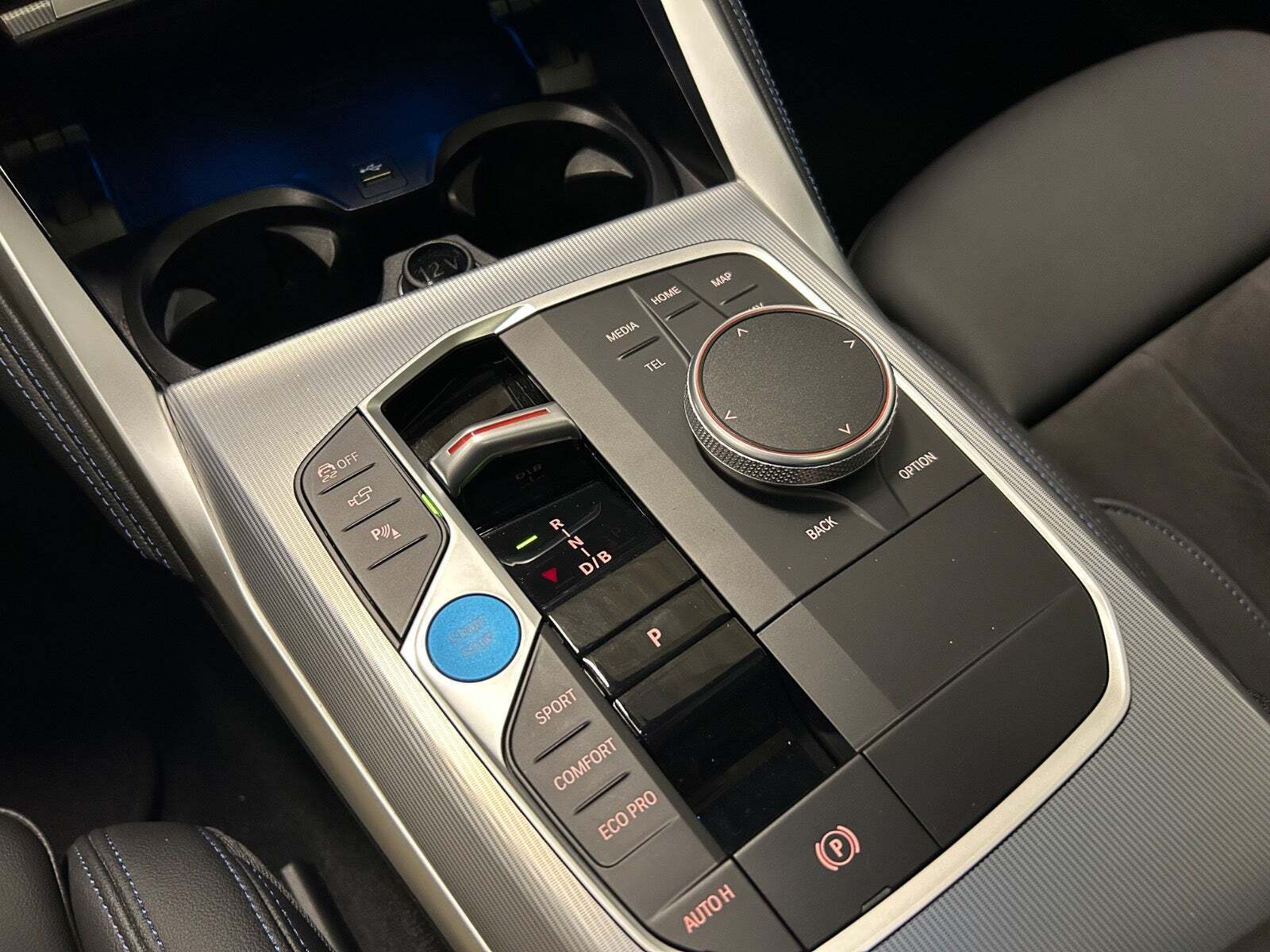 Hvid BMW i4 fra 2023