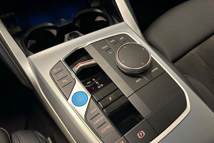 Hvid BMW i4 fra 2023