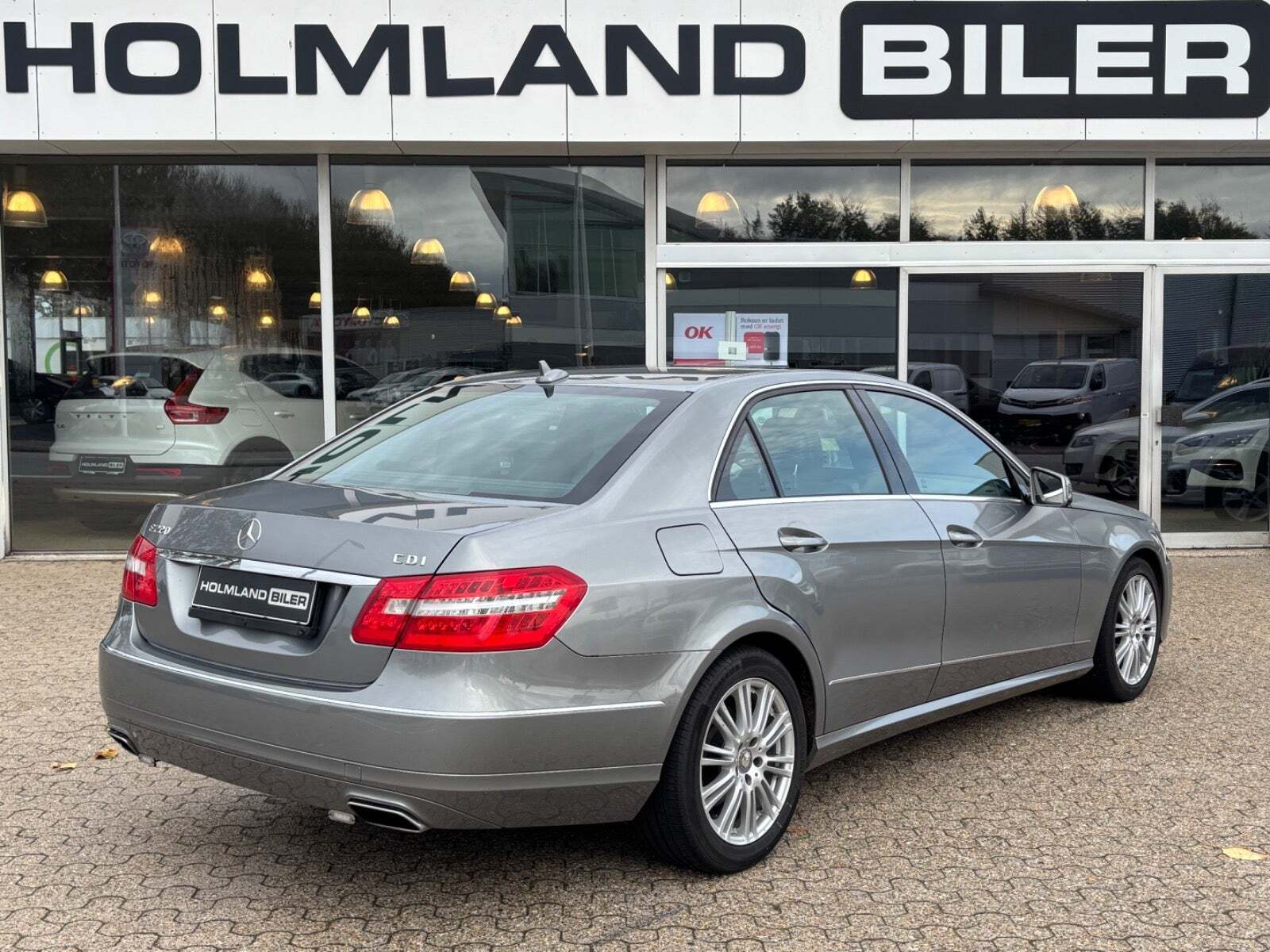Sort Mercedes E220 fra 2013