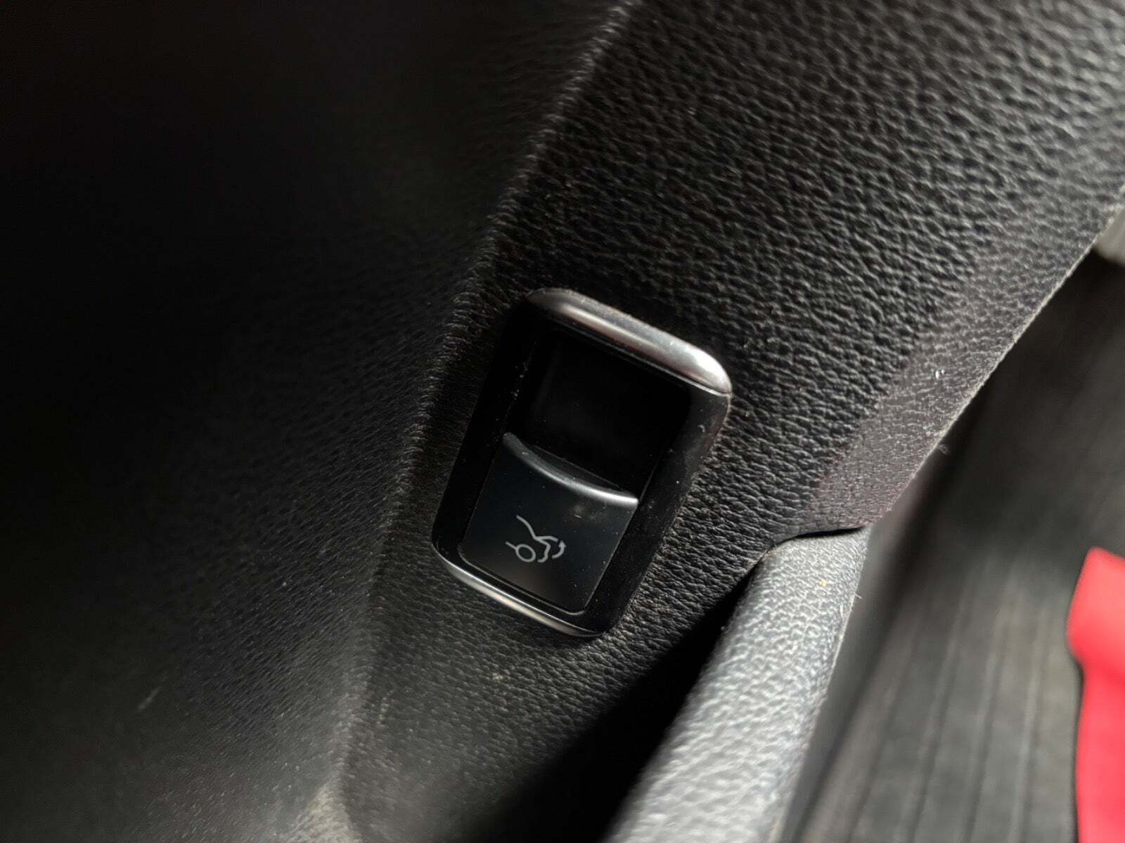 Sort Mercedes E220 fra 2013