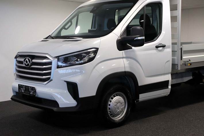 Hvid Maxus Deliver9 fra 2025