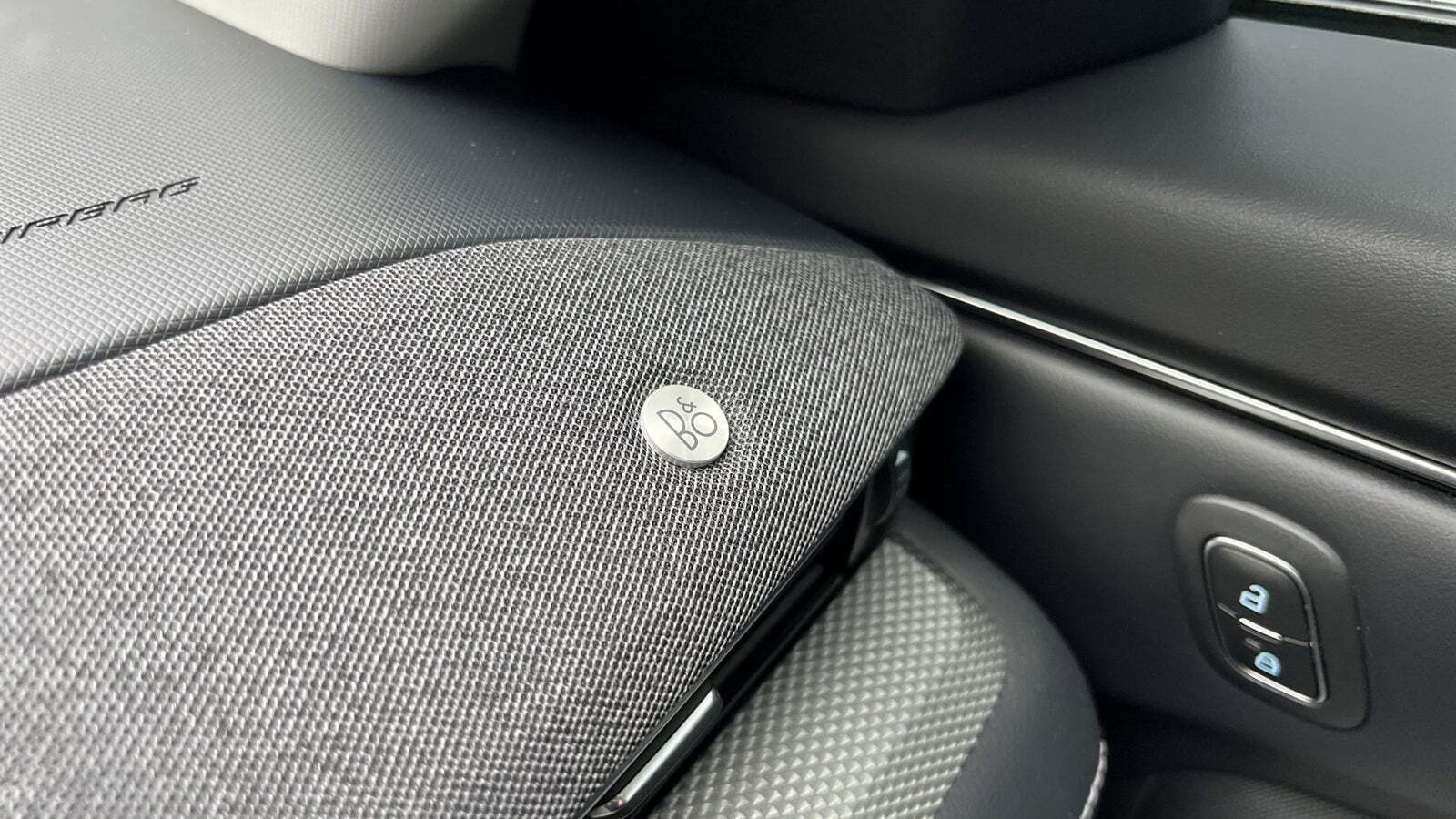 Blå Ford Mustang Mach-E fra 2023