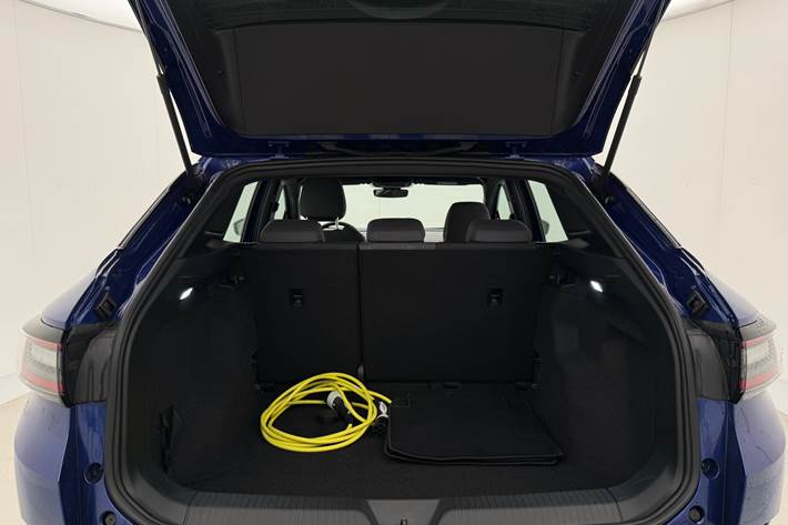 Blå VW ID.4 fra 2023