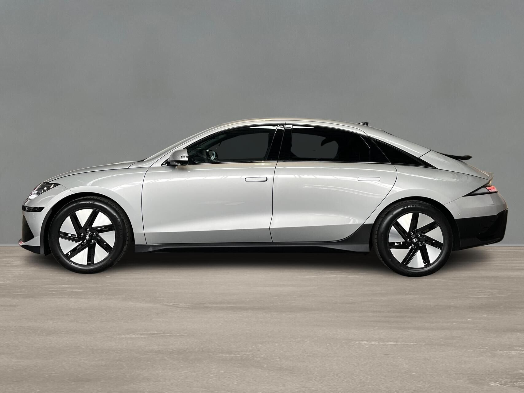 Hyundai Ioniq 6 Electric 77,4 kWh Ultimate 229HK Aut.