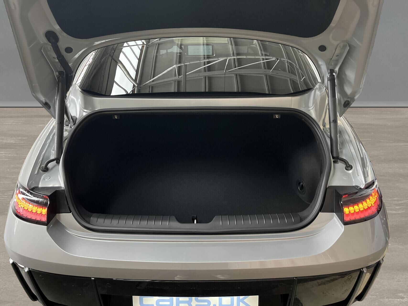 Hyundai Ioniq 6 Electric 77,4 kWh Ultimate 229HK Aut.