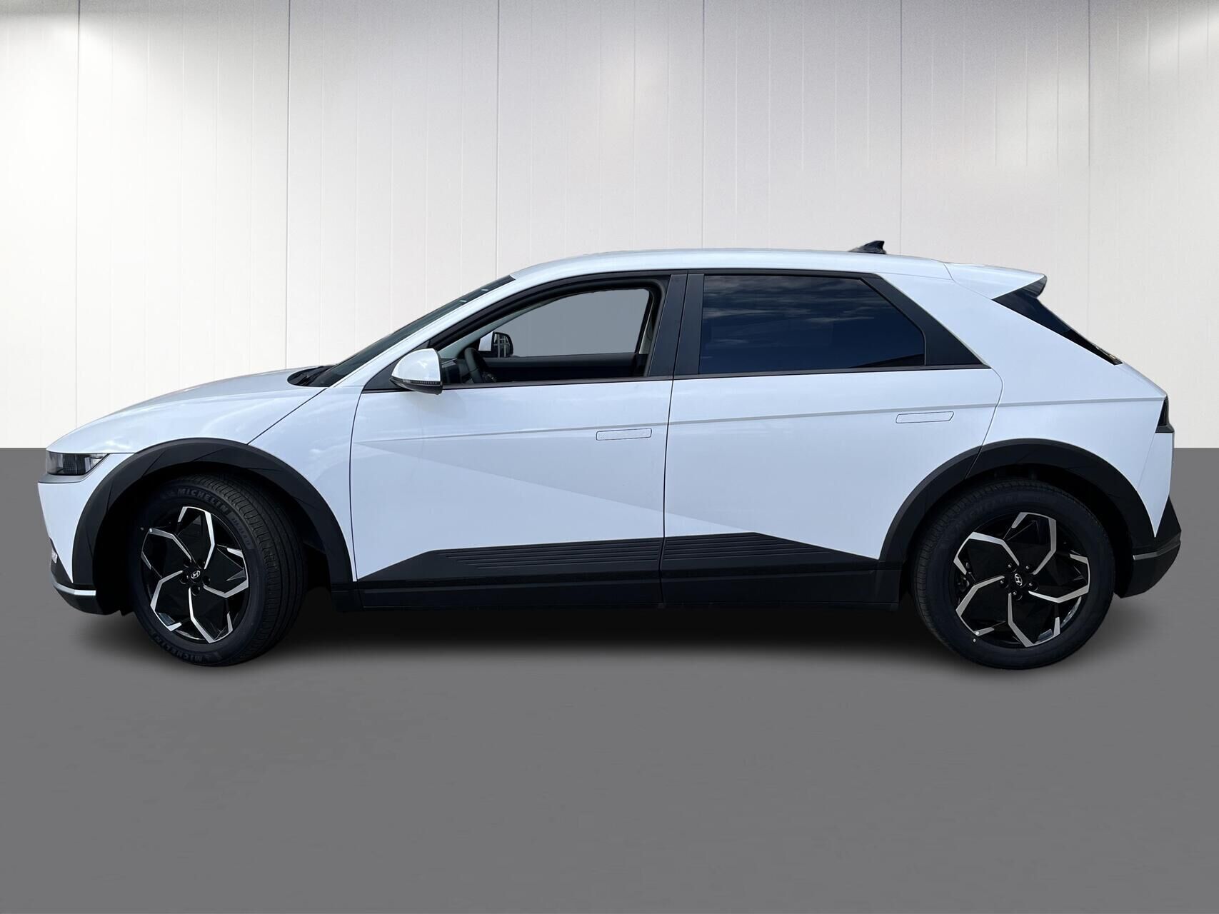 Hyundai Ioniq 5 Electric 77,4 kWh Essential 229HK 5d Aut.