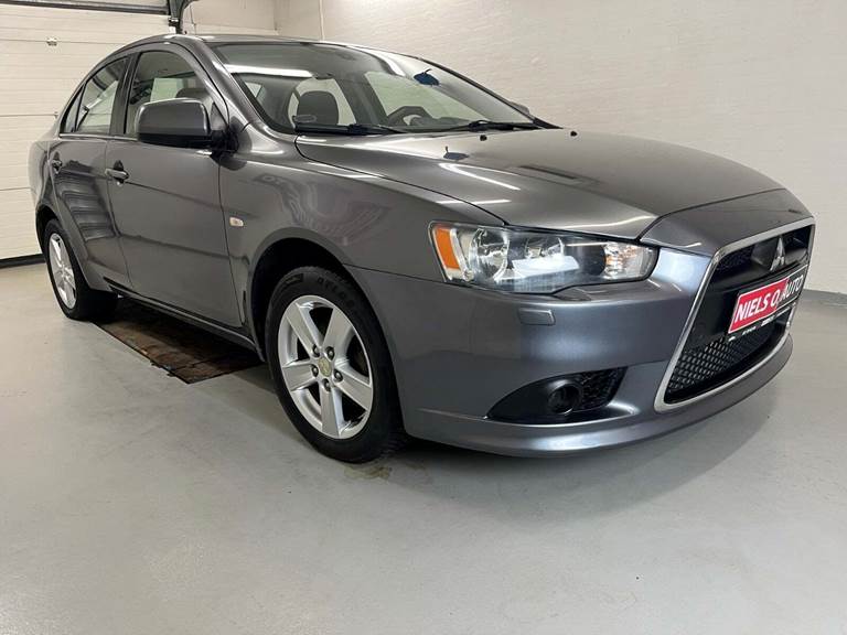 Mitsubishi Lancer 1,8 Invite SportSedan ClearTec