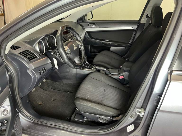 Mitsubishi Lancer 1,8 Invite SportSedan ClearTec