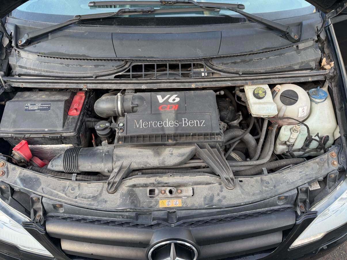 Sort Mercedes Vito 122 fra 2014