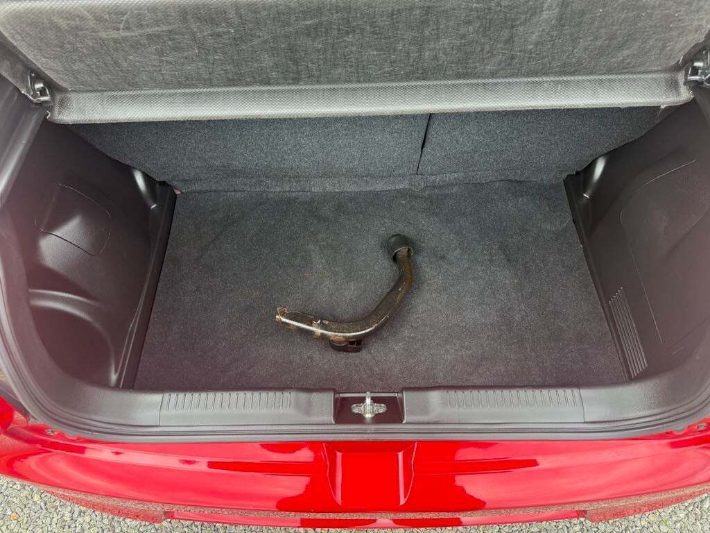 Rød Suzuki Swift fra 2017