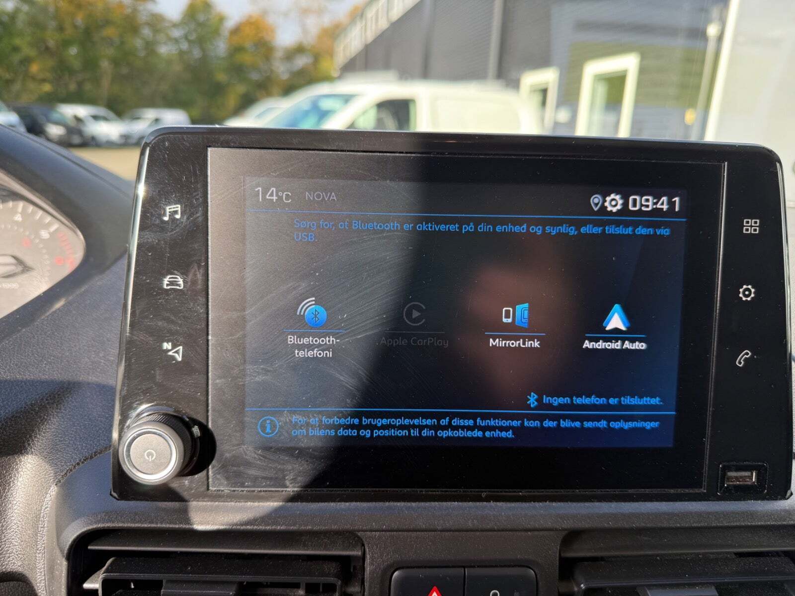 Hvid Peugeot Partner fra 2021