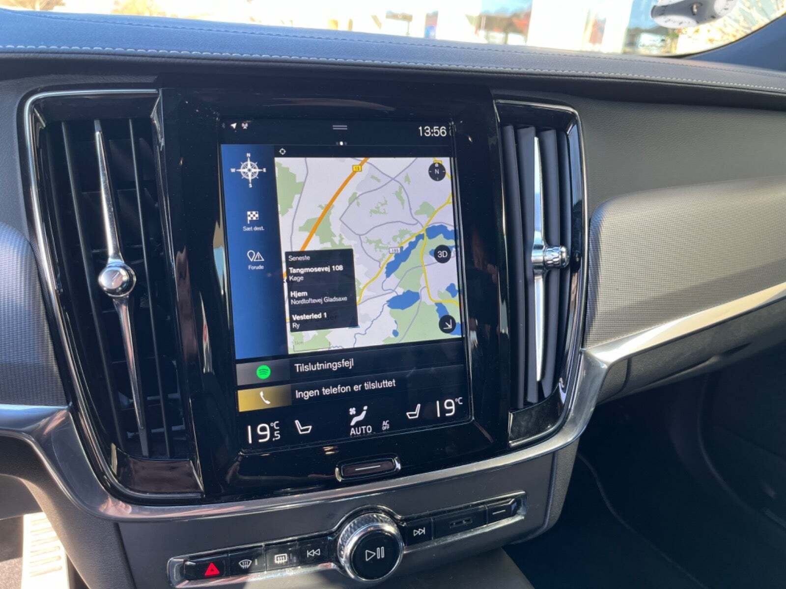 Grå Volvo V90 fra 2019