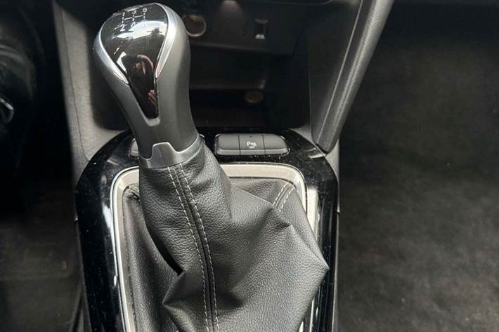 Hvid Opel Corsa fra 2020