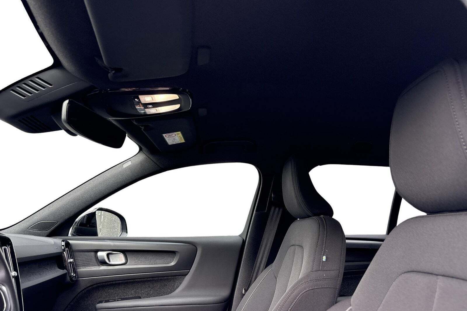 Blå Volvo XC40 fra 2022