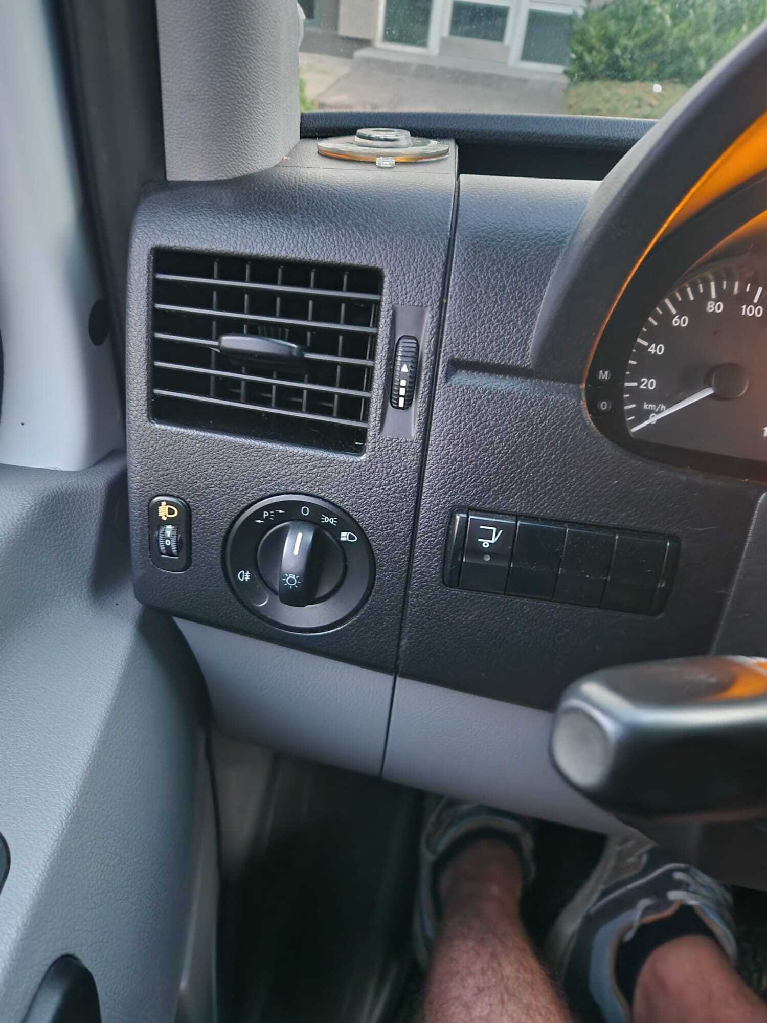 Hvid Mercedes Spinter fra 2011