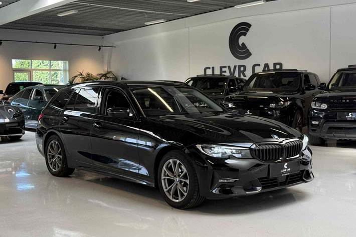 Sort BMW 320d fra 2021 set udefra