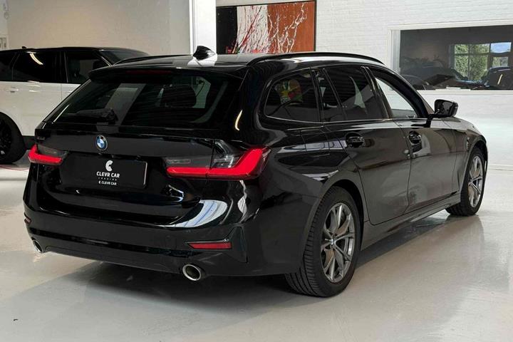 Sort BMW 320d fra 2021
