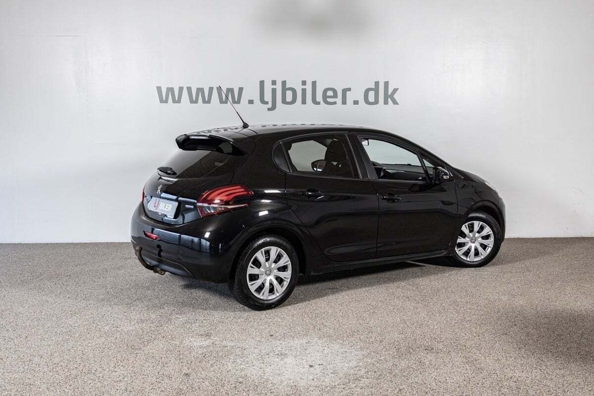 Sort Peugeot 208 fra 2015