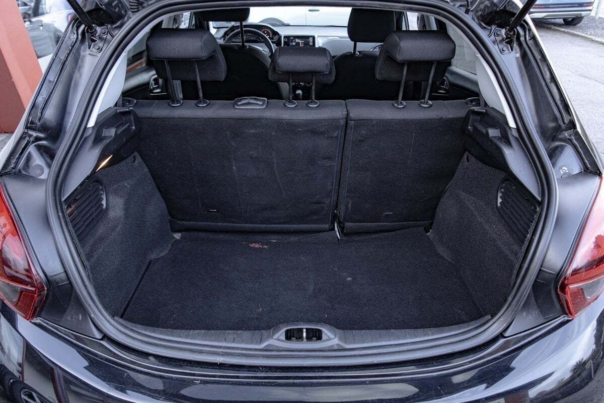 Sort Peugeot 208 fra 2015