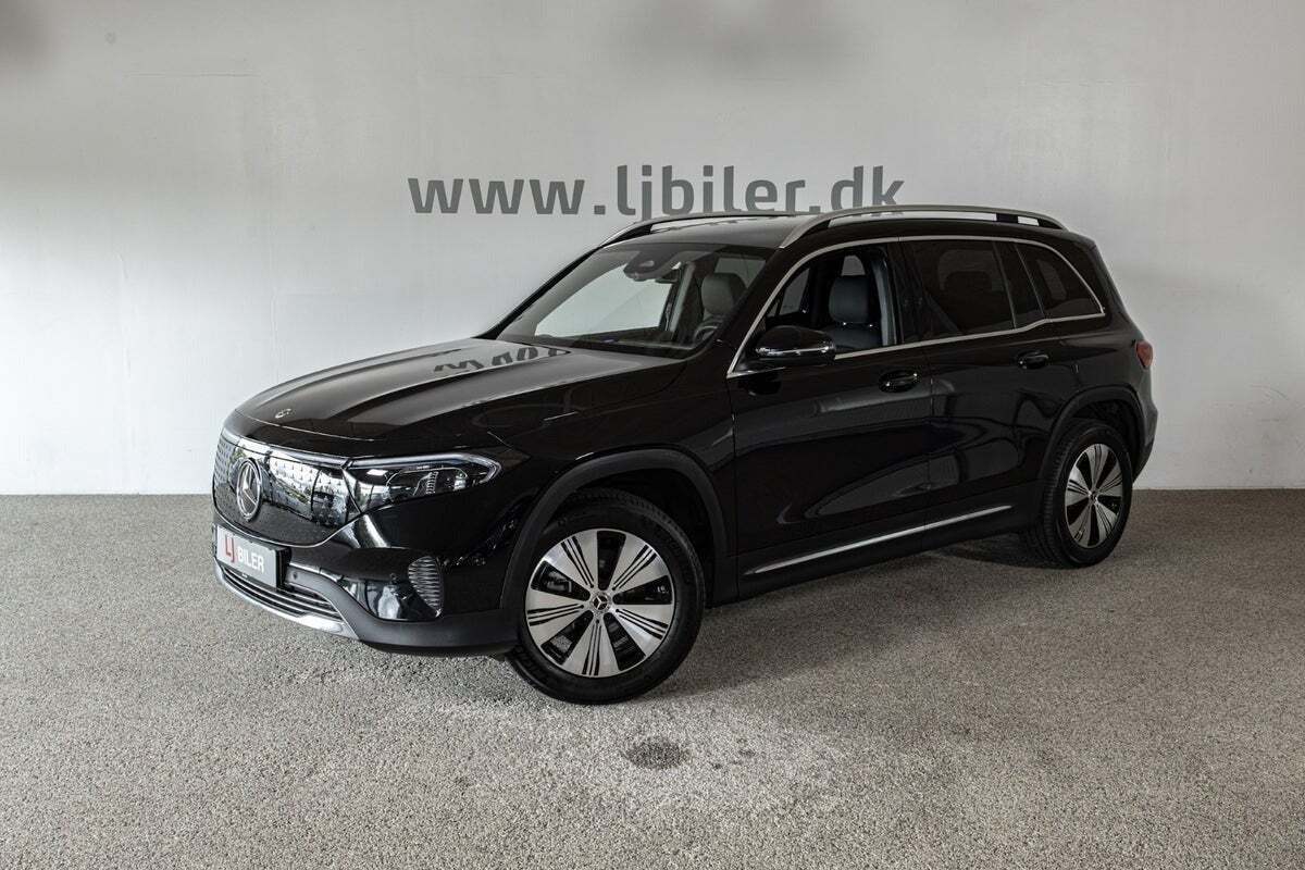Sort Mercedes EQB300 fra 2024