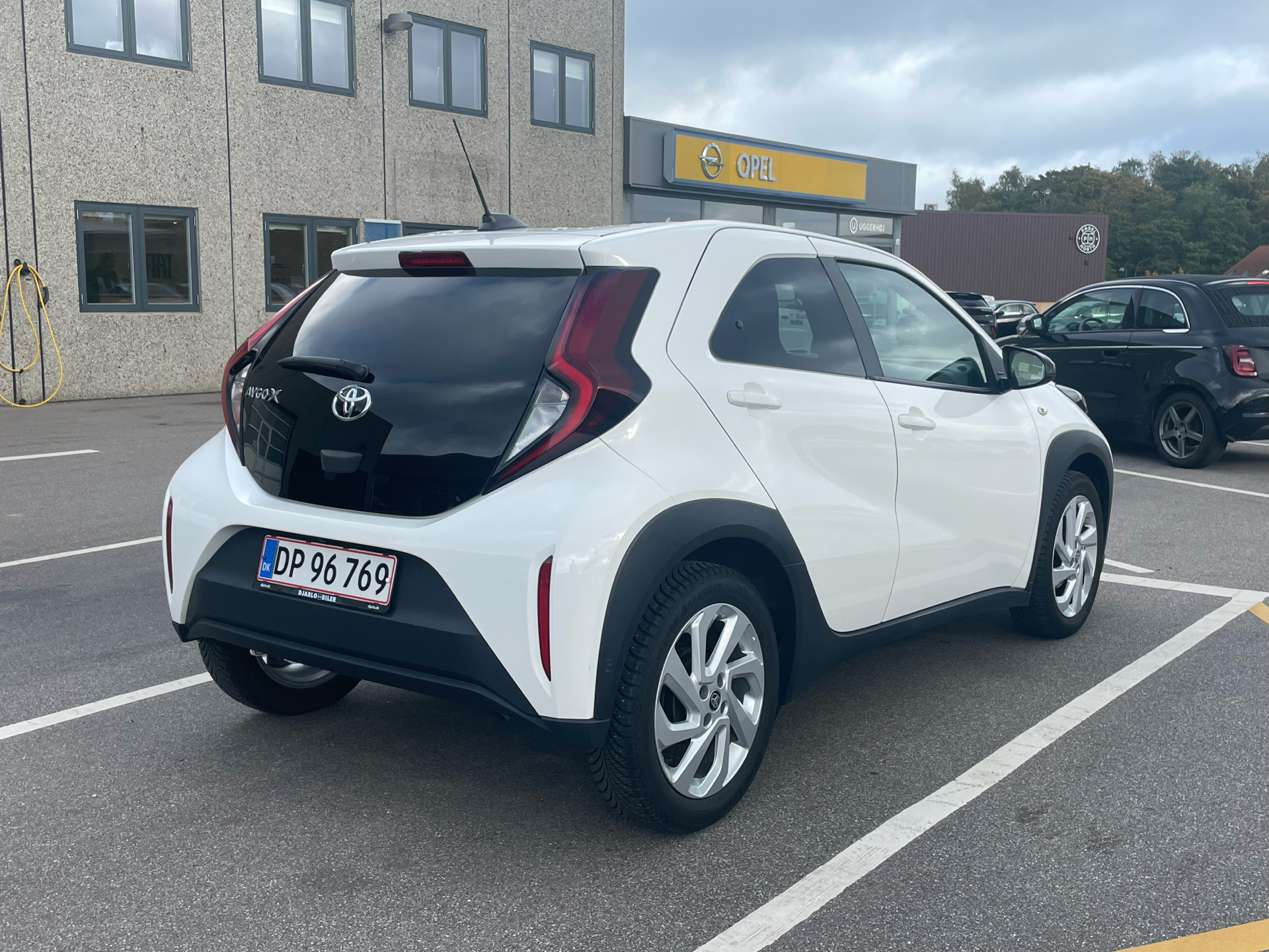 Hvid Toyota Aygo X fra 2023